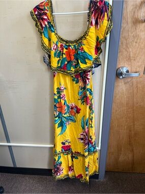 Flying Tomato Yellow Floral Off-Shoulder Maxi Dress size small EUC
